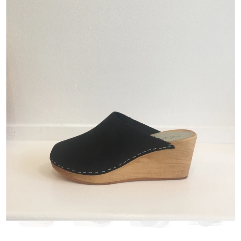 Nina Z Capri clogs